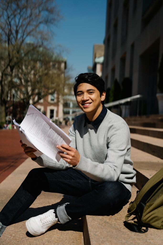 Estudiante solicitando la Beca MEC para estudiar en España